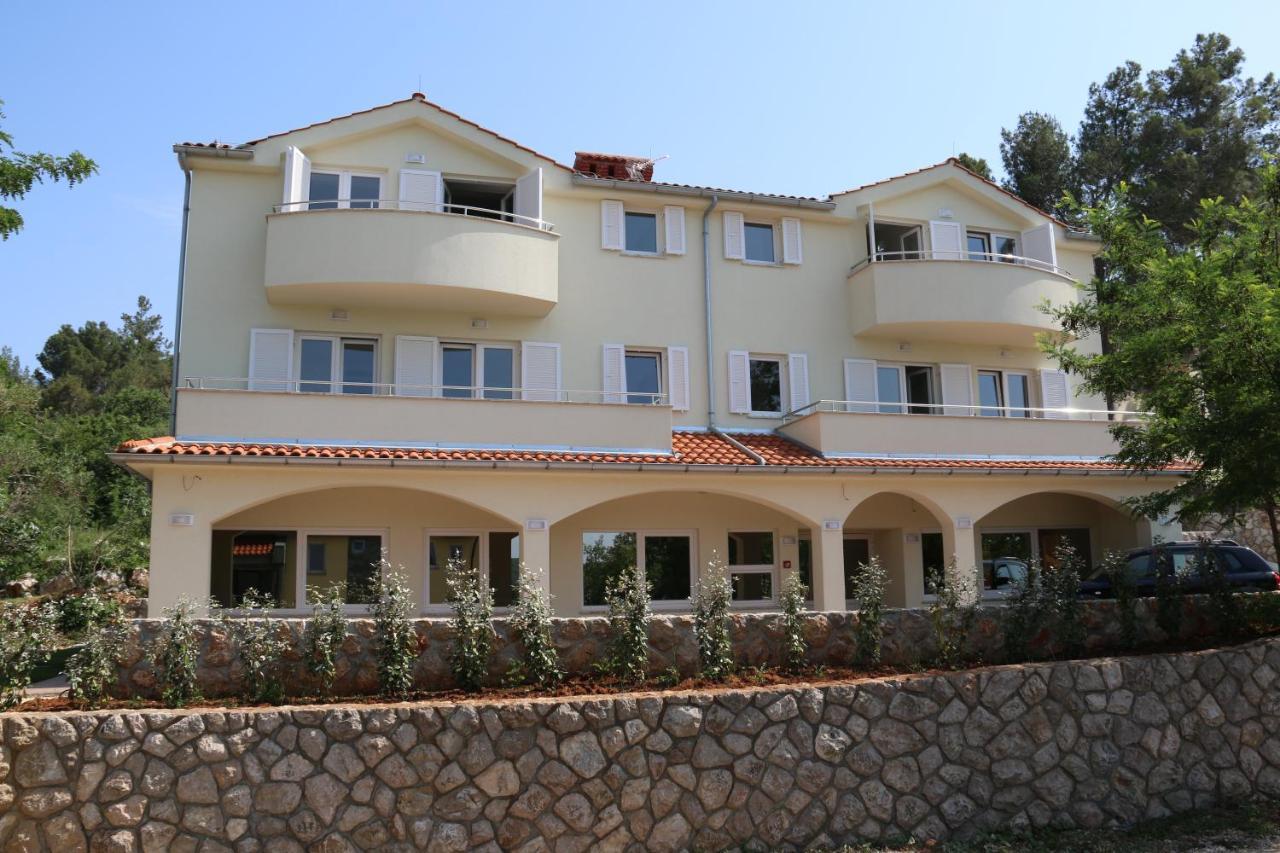 Apartments Sucic Iva I Tea Солине Екстериор снимка