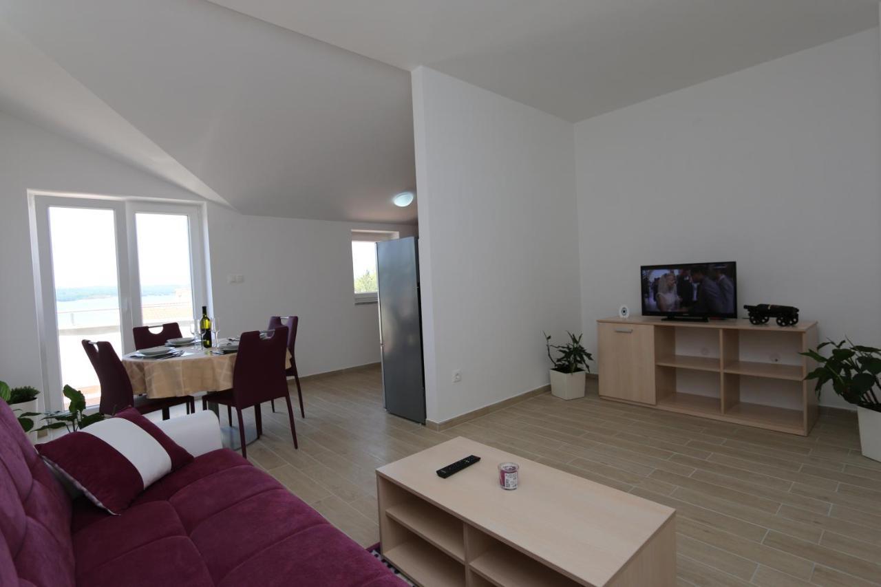 Apartments Sucic Iva I Tea Солине Екстериор снимка