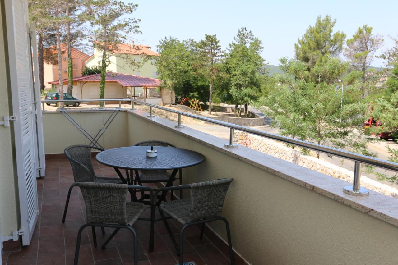 Apartments Sucic Iva I Tea Солине Екстериор снимка